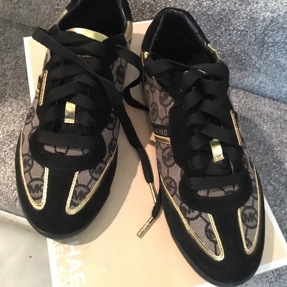 Michael Kors shoes - Picture 3 of 7